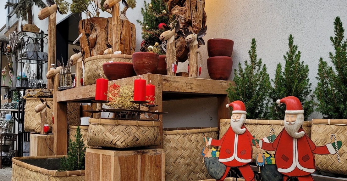 Weihnachtswichtel, Pflanztöpfe aus Bambus, Picea glauca, Adventskranz, Holzelch